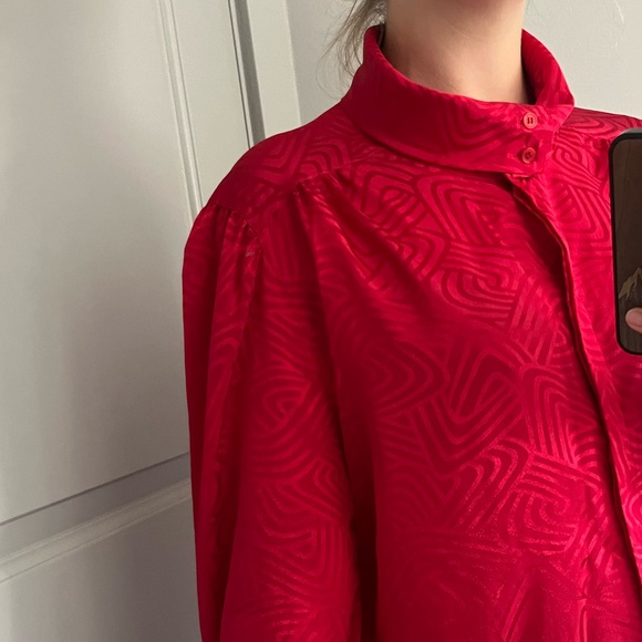 Read silky vintage blouse - Picture 6 of 6